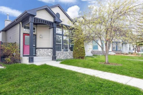 12 Spacious Home W Ac, Crib, Garage, By Airport